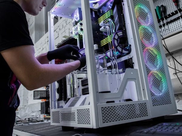 Почему профессиональные сборщики и оверклокеры в Казахстане выбирают «Белый Ветер»: сервисное тестирование и совместимость железа